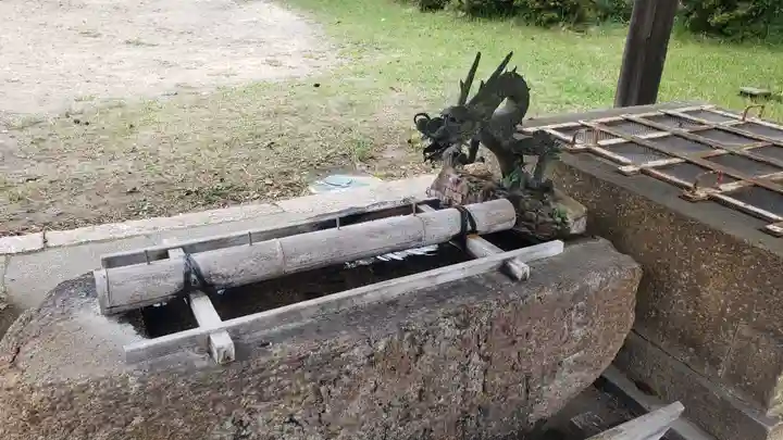 油日神社の手水舎