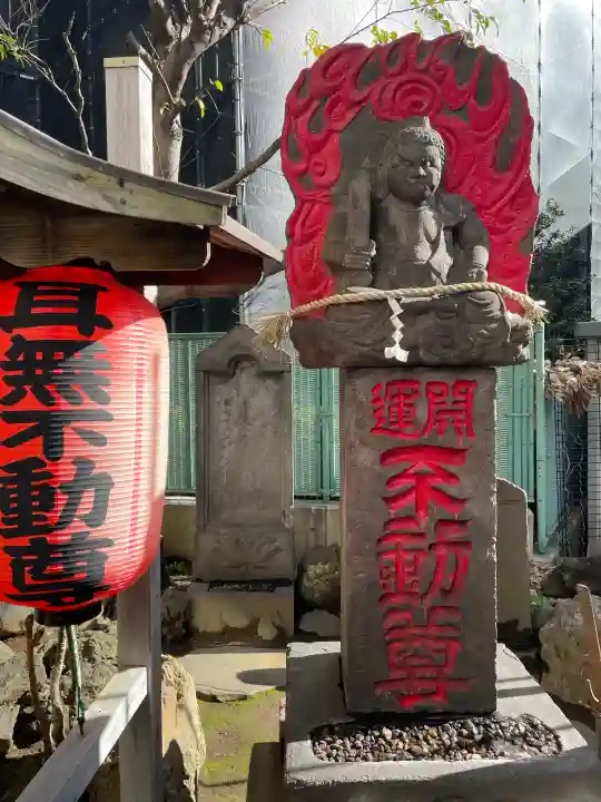 三峯神社の{uncategorized: "未分類", other: "その他", undefined: "問題あり", building: "その他建物", grave: "お墓", sacred_gate: "鳥居", guardian: "狛犬", statue: "像", buddha: "仏像", history: "歴史", nature: "自然", garden: "庭園", animal: "動物", pagoda: "塔", temizu: "手水舎", mountain_gate: "山門・神門", sanctuary: "本殿・本堂", subordinate: "末社・摂社", art: "芸術", scenery: "景色", jizo: "地蔵", ema: "絵馬", goshuin: "御朱印", omikuji: "おみくじ", items: "授与品その他", amulet: "お守り", goshuincho: "御朱印帳", eats: "食事", festival: "お祭り", votive_dance: "神楽", shichigosan: "七五三参", wedding: "結婚式", experience: "体験その他", initially: "初詣", around: "周辺", anti_infection: "感染症対策"}