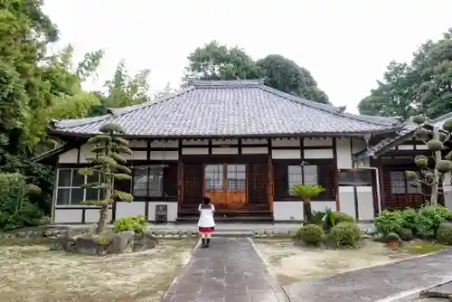 久保寺の本殿・本堂