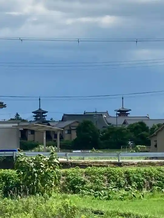 休ヶ岡八幡宮(薬師寺境内社)の周辺