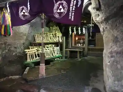 銭洗弁財天宇賀福神社の本殿・本堂