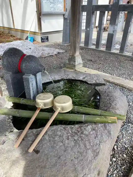 三嶋神社の手水舎