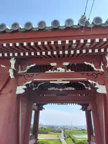 神積寺の山門