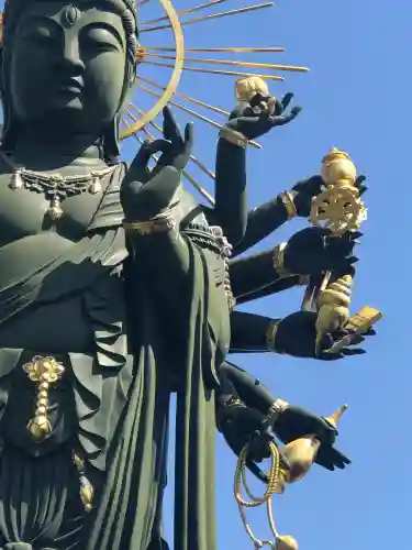 興徳寺の{uncategorized: "未分類", other: "その他", undefined: "問題あり", building: "その他建物", grave: "お墓", sacred_gate: "鳥居", guardian: "狛犬", statue: "像", buddha: "仏像", history: "歴史", nature: "自然", garden: "庭園", animal: "動物", pagoda: "塔", temizu: "手水舎", mountain_gate: "山門・神門", sanctuary: "本殿・本堂", subordinate: "末社・摂社", art: "芸術", scenery: "景色", jizo: "地蔵", ema: "絵馬", goshuin: "御朱印", omikuji: "おみくじ", items: "授与品その他", amulet: "お守り", goshuincho: "御朱印帳", eats: "食事", festival: "お祭り", votive_dance: "神楽", shichigosan: "七五三参", wedding: "結婚式", experience: "体験その他", initially: "初詣", around: "周辺", anti_infection: "感染症対策"}