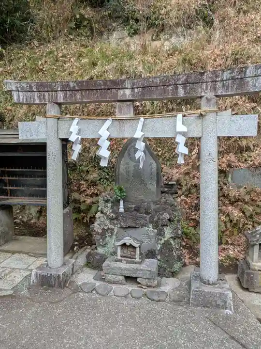 銭洗弁財天宇賀福神社(神奈川県)