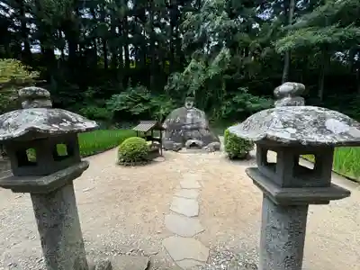 諏訪大社下社春宮の芸術