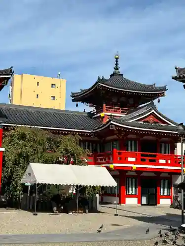 大須観音 （北野山真福寺宝生院）の{uncategorized: "未分類", other: "その他", undefined: "問題あり", building: "その他建物", grave: "お墓", sacred_gate: "鳥居", guardian: "狛犬", statue: "像", buddha: "仏像", history: "歴史", nature: "自然", garden: "庭園", animal: "動物", pagoda: "塔", temizu: "手水舎", mountain_gate: "山門・神門", sanctuary: "本殿・本堂", subordinate: "末社・摂社", art: "芸術", scenery: "景色", jizo: "地蔵", ema: "絵馬", goshuin: "御朱印", omikuji: "おみくじ", items: "授与品その他", amulet: "お守り", goshuincho: "御朱印帳", eats: "食事", festival: "お祭り", votive_dance: "神楽", shichigosan: "七五三参", wedding: "結婚式", experience: "体験その他", initially: "初詣", around: "周辺", anti_infection: "感染症対策"}