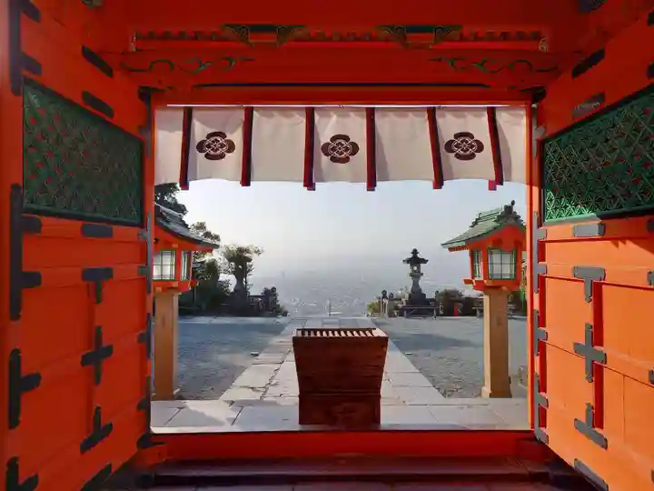 高良大社の山門・神門
