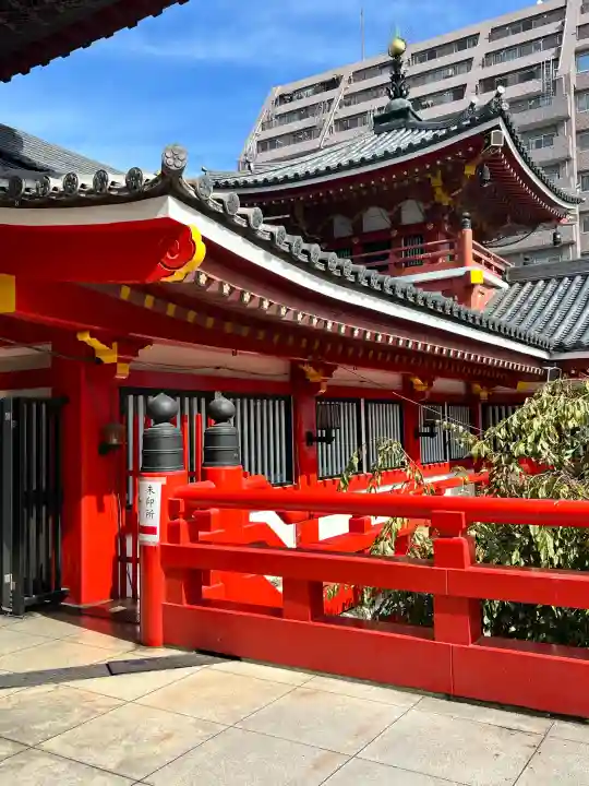 大須観音 (北野山真福寺宝生院)の{uncategorized: "未分類", other: "その他", undefined: "問題あり", building: "その他建物", grave: "お墓", sacred_gate: "鳥居", guardian: "狛犬", statue: "像", buddha: "仏像", history: "歴史", nature: "自然", garden: "庭園", animal: "動物", pagoda: "塔", temizu: "手水舎", mountain_gate: "山門・神門", sanctuary: "本殿・本堂", subordinate: "末社・摂社", art: "芸術", scenery: "景色", jizo: "地蔵", ema: "絵馬", goshuin: "御朱印", omikuji: "おみくじ", items: "授与品その他", amulet: "お守り", goshuincho: "御朱印帳", eats: "食事", festival: "お祭り", votive_dance: "神楽", shichigosan: "七五三参", wedding: "結婚式", experience: "体験その他", initially: "初詣", around: "周辺", anti_infection: "感染症対策"}