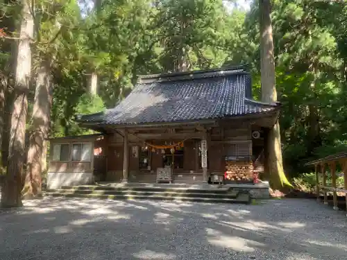 雄山神社中宮祈願殿(富山県)