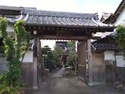 波切不動教会の山門・神門