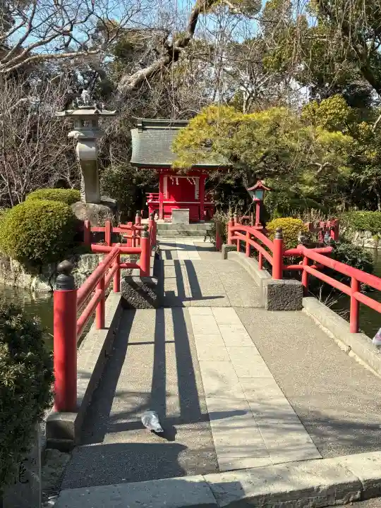 三嶋大社の{uncategorized: "未分類", other: "その他", undefined: "問題あり", building: "その他建物", grave: "お墓", sacred_gate: "鳥居", guardian: "狛犬", statue: "像", buddha: "仏像", history: "歴史", nature: "自然", garden: "庭園", animal: "動物", pagoda: "塔", temizu: "手水舎", mountain_gate: "山門・神門", sanctuary: "本殿・本堂", subordinate: "末社・摂社", art: "芸術", scenery: "景色", jizo: "地蔵", ema: "絵馬", goshuin: "御朱印", omikuji: "おみくじ", items: "授与品その他", amulet: "お守り", goshuincho: "御朱印帳", eats: "食事", festival: "お祭り", votive_dance: "神楽", shichigosan: "七五三参", wedding: "結婚式", experience: "体験その他", initially: "初詣", around: "周辺", anti_infection: "感染症対策"}
