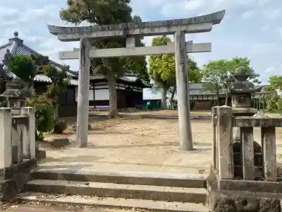 八王子神社の{uncategorized: "未分類", other: "その他", undefined: "問題あり", building: "その他建物", grave: "お墓", sacred_gate: "鳥居", guardian: "狛犬", statue: "像", buddha: "仏像", history: "歴史", nature: "自然", garden: "庭園", animal: "動物", pagoda: "塔", temizu: "手水舎", mountain_gate: "山門・神門", sanctuary: "本殿・本堂", subordinate: "末社・摂社", art: "芸術", scenery: "景色", jizo: "地蔵", ema: "絵馬", goshuin: "御朱印", omikuji: "おみくじ", items: "授与品その他", amulet: "お守り", goshuincho: "御朱印帳", eats: "食事", festival: "お祭り", votive_dance: "神楽", shichigosan: "七五三参", wedding: "結婚式", experience: "体験その他", initially: "初詣", around: "周辺", anti_infection: "感染症対策"}