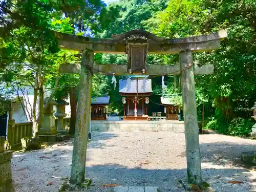 日牟禮八幡宮の鳥居