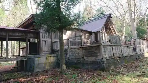 七座神社の本殿