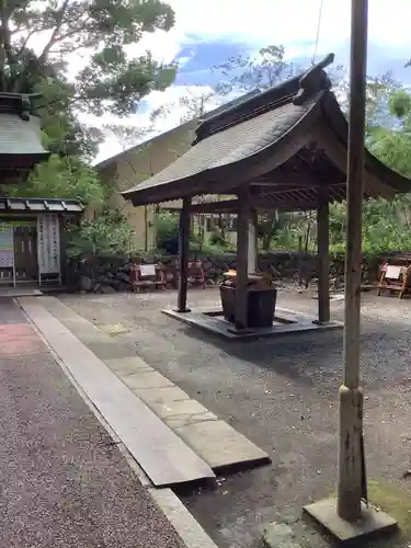 砥鹿神社（里宮）の手水舎