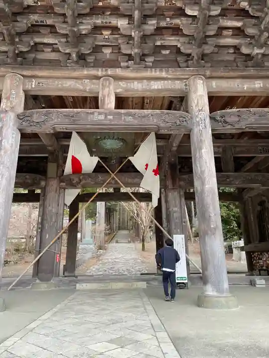 久遠寺の山門・神門