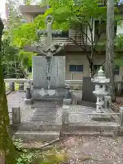 山梨縣護國神社の建物その他