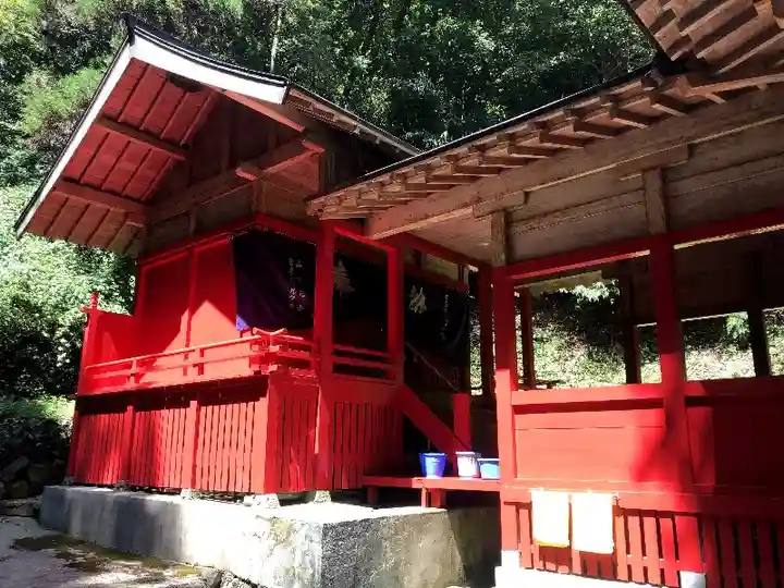 名谷神社の本殿・本堂
