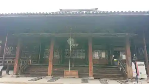 西大寺の本殿・本堂