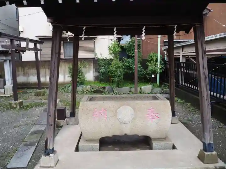 三徳稲荷神社の手水舎