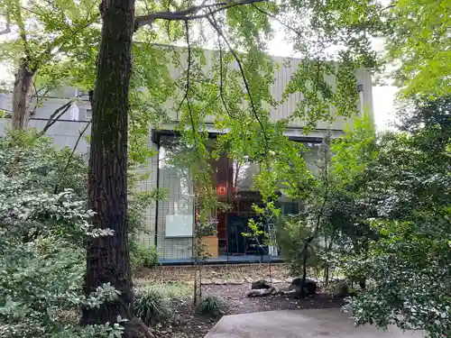 柞祖霊社の庭園