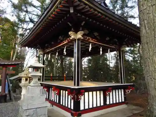 新屋山神社の建物その他