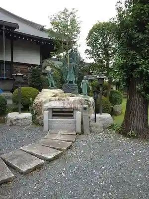 西福寺の像