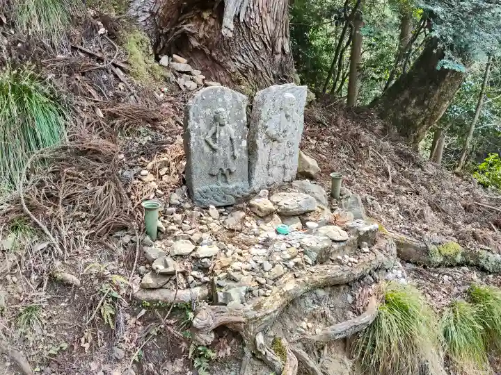 鞍馬寺奥の院 魔王殿の{uncategorized: "未分類", other: "その他", undefined: "問題あり", building: "その他建物", grave: "お墓", sacred_gate: "鳥居", guardian: "狛犬", statue: "像", buddha: "仏像", history: "歴史", nature: "自然", garden: "庭園", animal: "動物", pagoda: "塔", temizu: "手水舎", mountain_gate: "山門・神門", sanctuary: "本殿・本堂", subordinate: "末社・摂社", art: "芸術", scenery: "景色", jizo: "地蔵", ema: "絵馬", goshuin: "御朱印", omikuji: "おみくじ", items: "授与品その他", amulet: "お守り", goshuincho: "御朱印帳", eats: "食事", festival: "お祭り", votive_dance: "神楽", shichigosan: "七五三参", wedding: "結婚式", experience: "体験その他", initially: "初詣", around: "周辺", anti_infection: "感染症対策"}