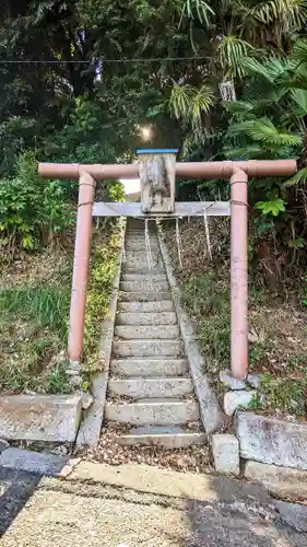 権現神社の鳥居