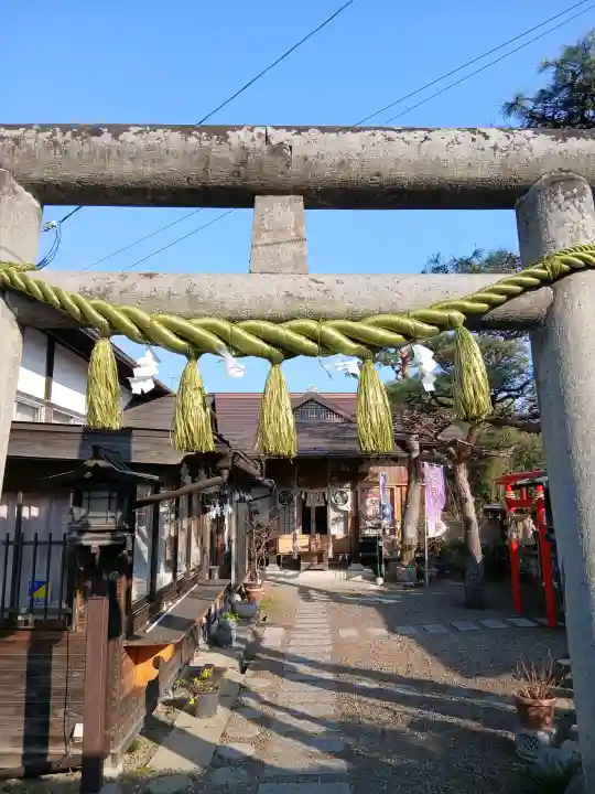 御嶽山神社の{uncategorized: "未分類", other: "その他", undefined: "問題あり", building: "その他建物", grave: "お墓", sacred_gate: "鳥居", guardian: "狛犬", statue: "像", buddha: "仏像", history: "歴史", nature: "自然", garden: "庭園", animal: "動物", pagoda: "塔", temizu: "手水舎", mountain_gate: "山門・神門", sanctuary: "本殿・本堂", subordinate: "末社・摂社", art: "芸術", scenery: "景色", jizo: "地蔵", ema: "絵馬", goshuin: "御朱印", omikuji: "おみくじ", items: "授与品その他", amulet: "お守り", goshuincho: "御朱印帳", eats: "食事", festival: "お祭り", votive_dance: "神楽", shichigosan: "七五三参", wedding: "結婚式", experience: "体験その他", initially: "初詣", around: "周辺", anti_infection: "感染症対策"}