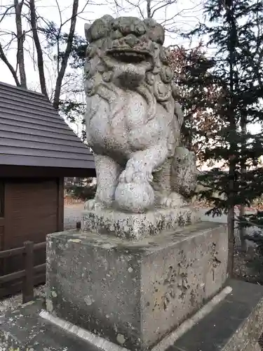 愛國神社の狛犬