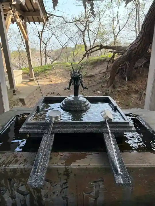 高山稲荷神社の{uncategorized: "未分類", other: "その他", undefined: "問題あり", building: "その他建物", grave: "お墓", sacred_gate: "鳥居", guardian: "狛犬", statue: "像", buddha: "仏像", history: "歴史", nature: "自然", garden: "庭園", animal: "動物", pagoda: "塔", temizu: "手水舎", mountain_gate: "山門・神門", sanctuary: "本殿・本堂", subordinate: "末社・摂社", art: "芸術", scenery: "景色", jizo: "地蔵", ema: "絵馬", goshuin: "御朱印", omikuji: "おみくじ", items: "授与品その他", amulet: "お守り", goshuincho: "御朱印帳", eats: "食事", festival: "お祭り", votive_dance: "神楽", shichigosan: "七五三参", wedding: "結婚式", experience: "体験その他", initially: "初詣", around: "周辺", anti_infection: "感染症対策"}