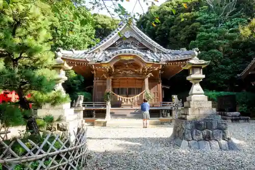 百々神社の本殿・本堂