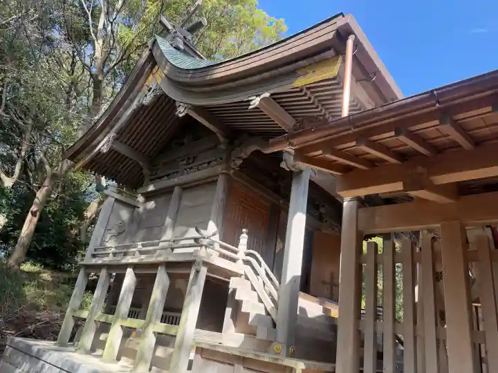 深江神社の{uncategorized: "未分類", other: "その他", undefined: "問題あり", building: "その他建物", grave: "お墓", sacred_gate: "鳥居", guardian: "狛犬", statue: "像", buddha: "仏像", history: "歴史", nature: "自然", garden: "庭園", animal: "動物", pagoda: "塔", temizu: "手水舎", mountain_gate: "山門・神門", sanctuary: "本殿・本堂", subordinate: "末社・摂社", art: "芸術", scenery: "景色", jizo: "地蔵", ema: "絵馬", goshuin: "御朱印", omikuji: "おみくじ", items: "授与品その他", amulet: "お守り", goshuincho: "御朱印帳", eats: "食事", festival: "お祭り", votive_dance: "神楽", shichigosan: "七五三参", wedding: "結婚式", experience: "体験その他", initially: "初詣", around: "周辺", anti_infection: "感染症対策"}