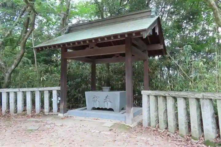 初﨑神社の手水舎
