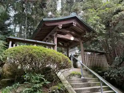 宝山寺の{uncategorized: "未分類", other: "その他", undefined: "問題あり", building: "その他建物", grave: "お墓", sacred_gate: "鳥居", guardian: "狛犬", statue: "像", buddha: "仏像", history: "歴史", nature: "自然", garden: "庭園", animal: "動物", pagoda: "塔", temizu: "手水舎", mountain_gate: "山門・神門", sanctuary: "本殿・本堂", subordinate: "末社・摂社", art: "芸術", scenery: "景色", jizo: "地蔵", ema: "絵馬", goshuin: "御朱印", omikuji: "おみくじ", items: "授与品その他", amulet: "お守り", goshuincho: "御朱印帳", eats: "食事", festival: "お祭り", votive_dance: "神楽", shichigosan: "七五三参", wedding: "結婚式", experience: "体験その他", initially: "初詣", around: "周辺", anti_infection: "感染症対策"}