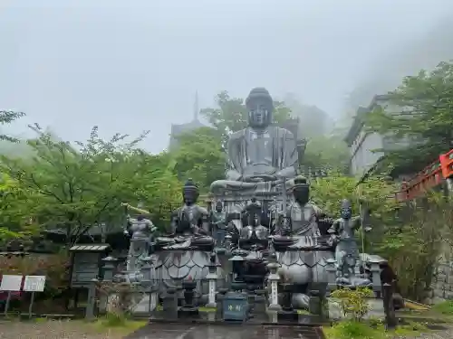 南法華寺（壷阪寺）の{uncategorized: "未分類", other: "その他", undefined: "問題あり", building: "その他建物", grave: "お墓", sacred_gate: "鳥居", guardian: "狛犬", statue: "像", buddha: "仏像", history: "歴史", nature: "自然", garden: "庭園", animal: "動物", pagoda: "塔", temizu: "手水舎", mountain_gate: "山門・神門", sanctuary: "本殿・本堂", subordinate: "末社・摂社", art: "芸術", scenery: "景色", jizo: "地蔵", ema: "絵馬", goshuin: "御朱印", omikuji: "おみくじ", items: "授与品その他", amulet: "お守り", goshuincho: "御朱印帳", eats: "食事", festival: "お祭り", votive_dance: "神楽", shichigosan: "七五三参", wedding: "結婚式", experience: "体験その他", initially: "初詣", around: "周辺", anti_infection: "感染症対策"}