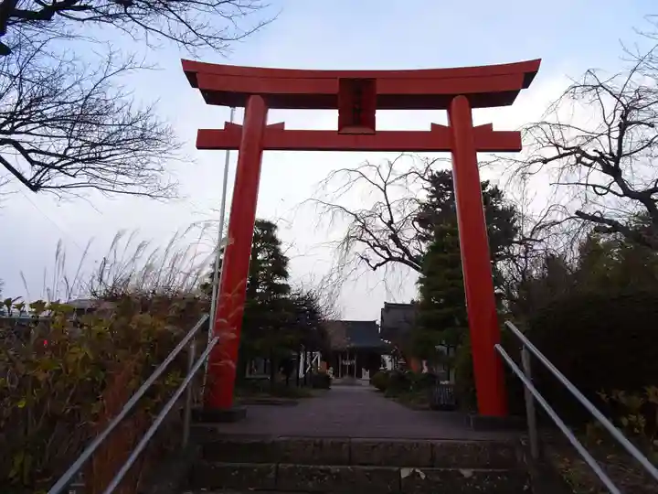 諏訪神社の鳥居
