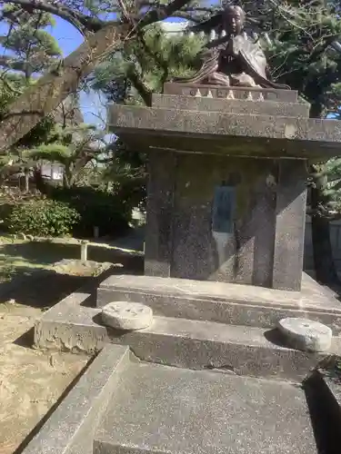 常楽寺の像