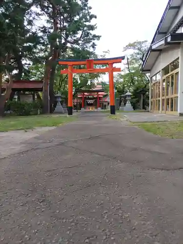 沖館稲荷神社の鳥居