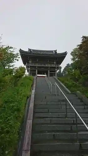 洞源院の山門