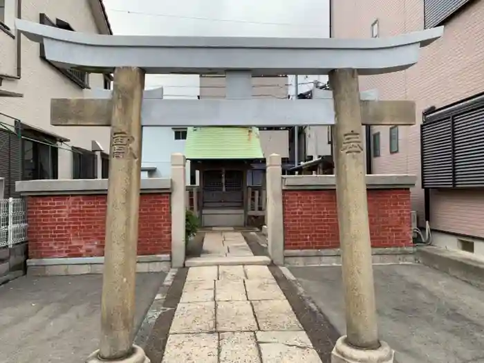 稲荷神社の鳥居