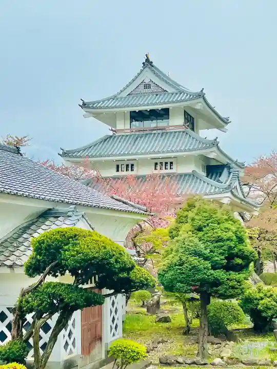 糠部神社の{uncategorized: "未分類", other: "その他", undefined: "問題あり", building: "その他建物", grave: "お墓", sacred_gate: "鳥居", guardian: "狛犬", statue: "像", buddha: "仏像", history: "歴史", nature: "自然", garden: "庭園", animal: "動物", pagoda: "塔", temizu: "手水舎", mountain_gate: "山門・神門", sanctuary: "本殿・本堂", subordinate: "末社・摂社", art: "芸術", scenery: "景色", jizo: "地蔵", ema: "絵馬", goshuin: "御朱印", omikuji: "おみくじ", items: "授与品その他", amulet: "お守り", goshuincho: "御朱印帳", eats: "食事", festival: "お祭り", votive_dance: "神楽", shichigosan: "七五三参", wedding: "結婚式", experience: "体験その他", initially: "初詣", around: "周辺", anti_infection: "感染症対策"}