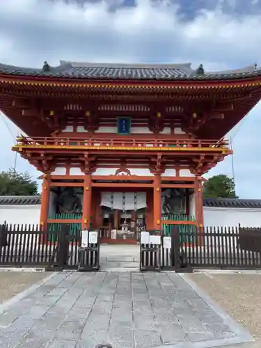 喜光寺の山門