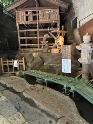 銭洗弁財天宇賀福神社(神奈川県)