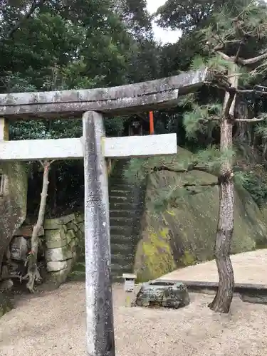 八幡宮の末社