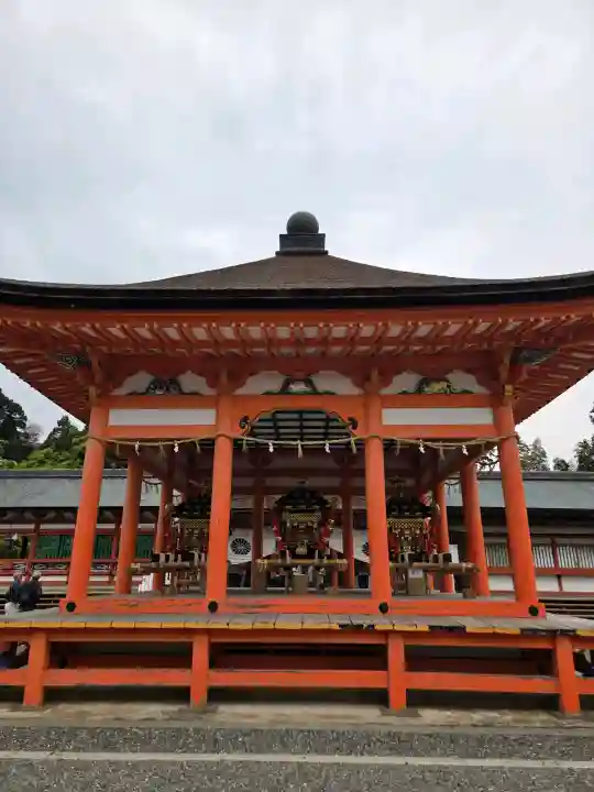 美濃國一宮 南宮大社の{uncategorized: "未分類", other: "その他", undefined: "問題あり", building: "その他建物", grave: "お墓", sacred_gate: "鳥居", guardian: "狛犬", statue: "像", buddha: "仏像", history: "歴史", nature: "自然", garden: "庭園", animal: "動物", pagoda: "塔", temizu: "手水舎", mountain_gate: "山門・神門", sanctuary: "本殿・本堂", subordinate: "末社・摂社", art: "芸術", scenery: "景色", jizo: "地蔵", ema: "絵馬", goshuin: "御朱印", omikuji: "おみくじ", items: "授与品その他", amulet: "お守り", goshuincho: "御朱印帳", eats: "食事", festival: "お祭り", votive_dance: "神楽", shichigosan: "七五三参", wedding: "結婚式", experience: "体験その他", initially: "初詣", around: "周辺", anti_infection: "感染症対策"}