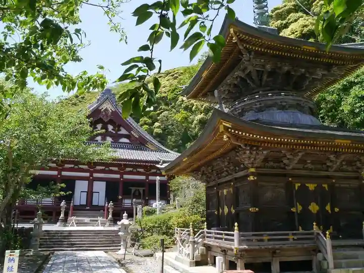 那古寺の本殿・本堂