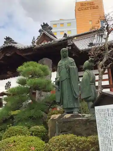 西光寺の像